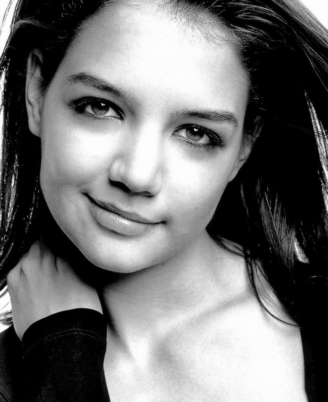 Katie Holmes 1.jpg